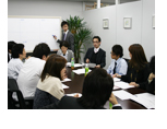 新卒エントリー開始 採用研修中