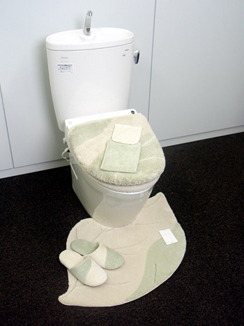 totoラフィーユリーフ：ラフィーユアイボリー#LIV　純正のトイレマット、便座カバーを超特価で全国配送　ご注文当日に出荷対応