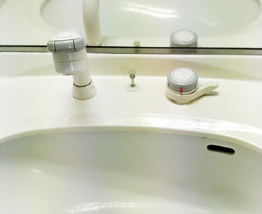 洗面水栓施工前