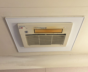 交換前　浴室乾燥機