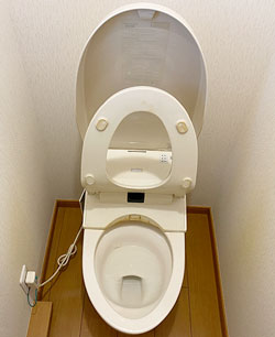 交換前　トイレ 