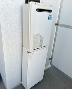 施工前：給湯器 