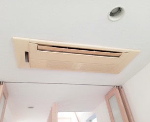 施工前:天井カセットエアコン