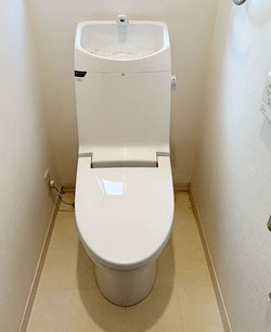 交換前　トイレ