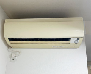 施工前：壁掛ルームエアコン 