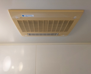 施工前:浴室暖房乾燥機