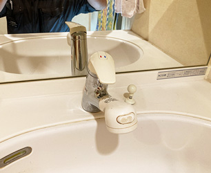 施工前洗面水栓