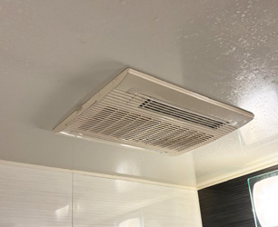 施工前：浴室乾燥機