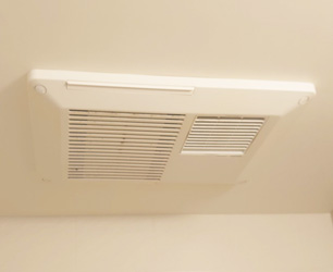 施工前：浴室乾燥機