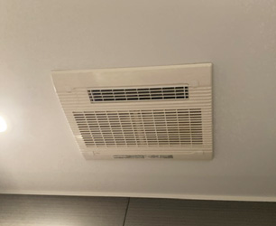 施工前：浴室暖房乾燥機 