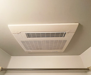 施工前：浴室暖房乾燥機 