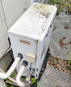 交換前　給湯器