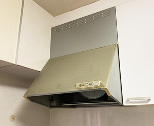 施工前：レンジフード
