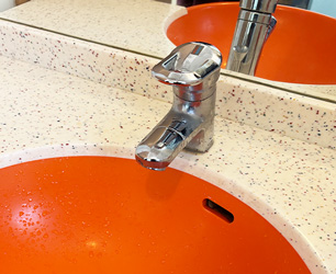 洗面水栓施工前