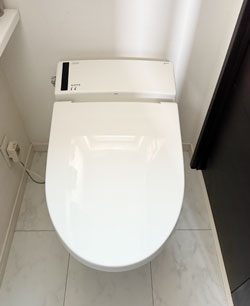 交換前　トイレ