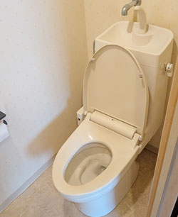 交換前　トイレ