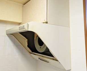 施工前：レンジフード