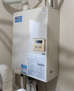 石油給湯器 施工前