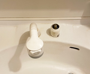 洗面水栓施工前