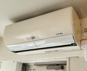 施工前：壁掛ルームエアコン