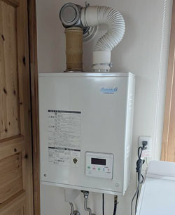 石油給湯器 施工前