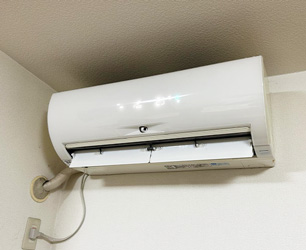 施工前：壁掛ルームエアコン