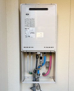 交換前　給湯器