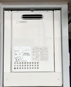 施工前：給湯器 