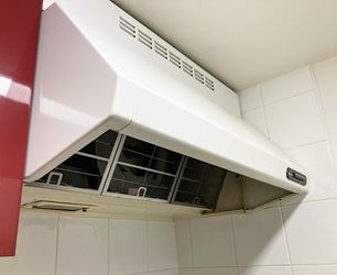 施工前：レンジフード