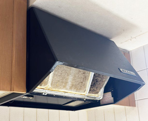 施工前：レンジフード