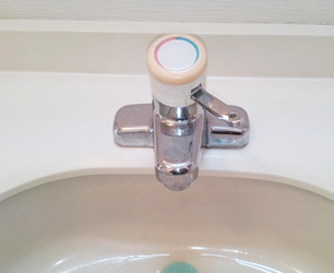 洗面水栓施工前