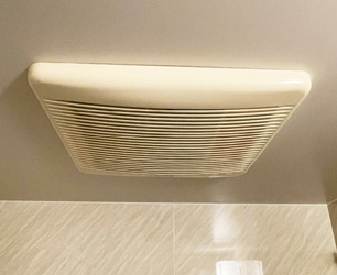 施工前：浴室暖房乾燥機 