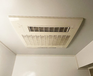 施工前：浴室暖房乾燥機