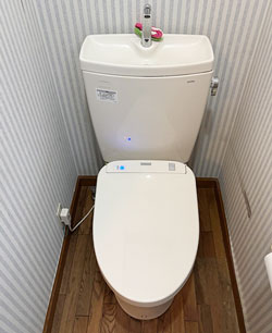 施工前 ウォシュレット