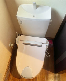 施工前：ウォシュレット