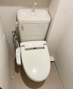 交換前　トイレ