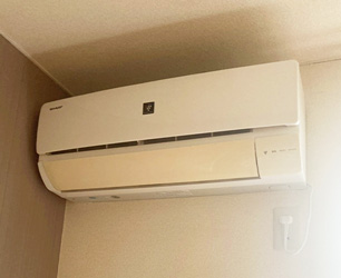 施工前：壁掛ルームエアコン 