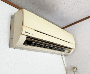 施工前：壁掛ルームエアコン 