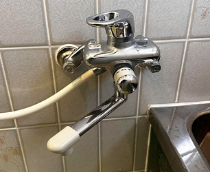 施工前：浴室用シャワー水栓 