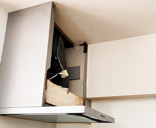 施工前：レンジフード