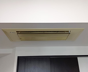 施工前:天井カセットエアコン