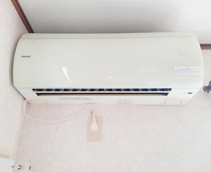 施工前:壁掛ルームエアコン