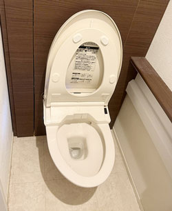 施工前 ウォシュレット