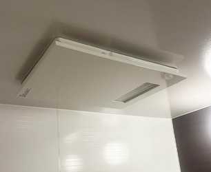 施工前：浴室暖房乾燥機 