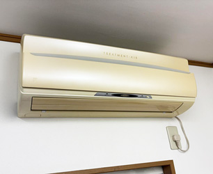 施工前:壁掛ルームエアコン