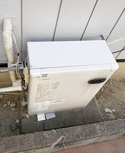 石油給湯器 施工前