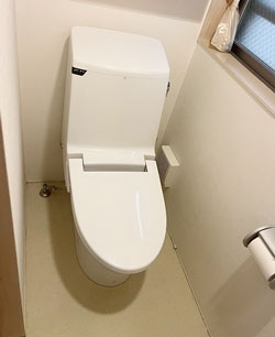 交換前 トイレ