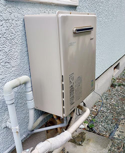 給湯器　交換前 