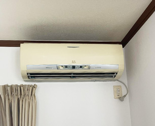 施工前:壁掛ルームエアコン