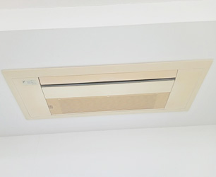 施工前:天井カセットエアコン